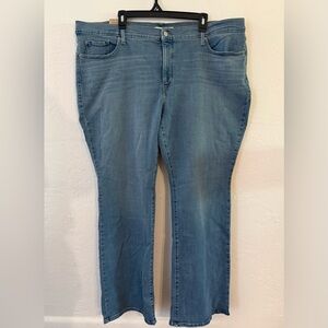 Levi’s 315 Shaping Bootcut